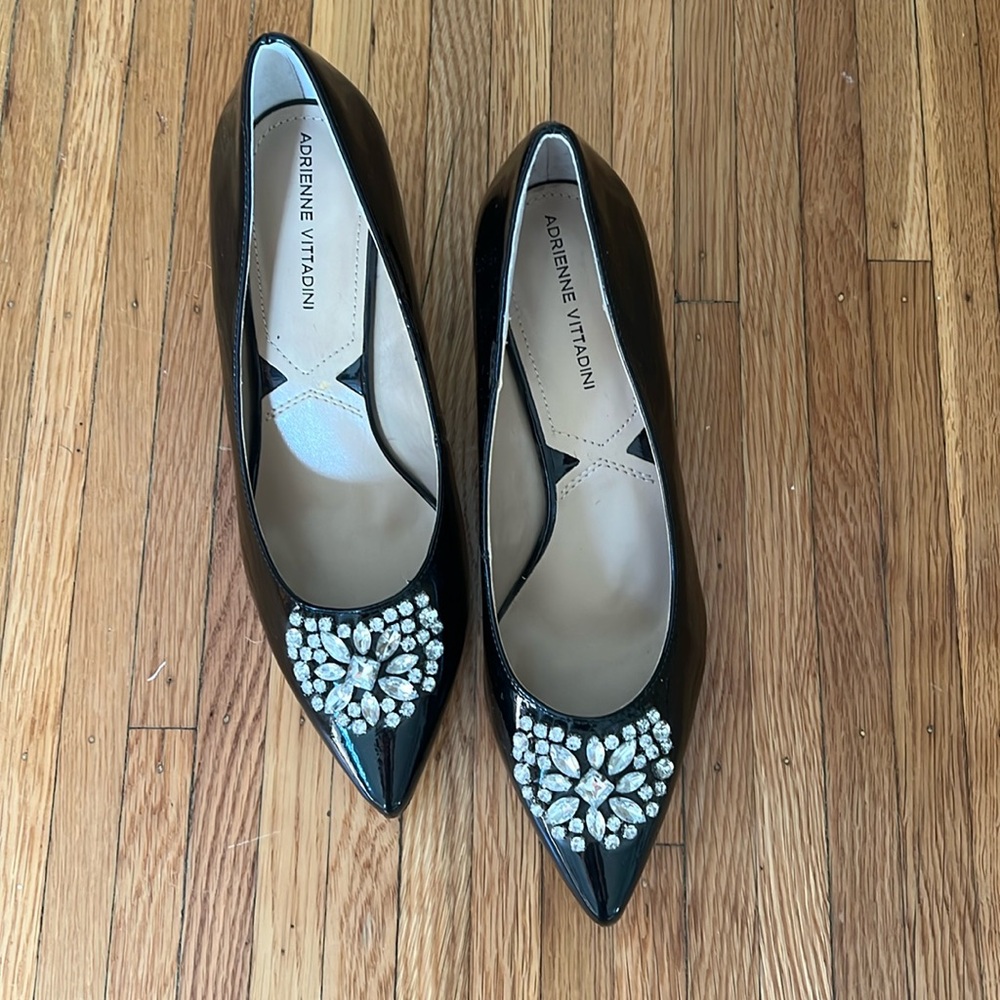 Adrienne Vittadini Shiny Black Pointy Toe Pumps with Rhinestones, Size 8.5